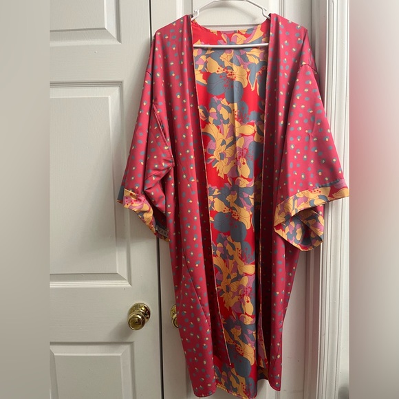 Kimono - Picture 1 of 3